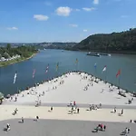 호텔 Zur Burg Nuerburg-ring 뉘르부르크