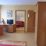 Hotel Zur Burg Nuerburg-ring Nurburg