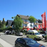 Zur Burg Nuerburg-ring 3*