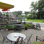 Szálloda Zur Burg Nuerburg-ring Nürburg