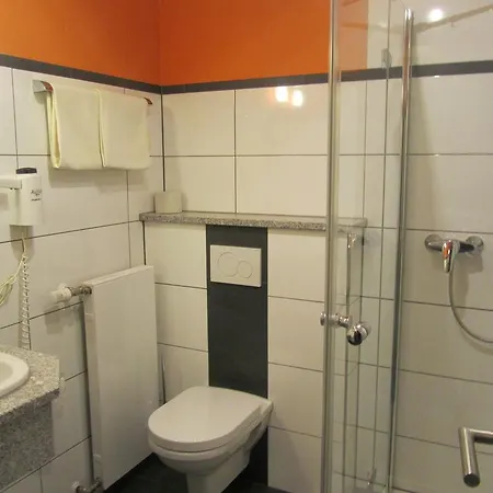 Hotel Zur Burg Large Car Park 3*