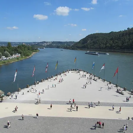 Hotel Zur Burg Nürburg