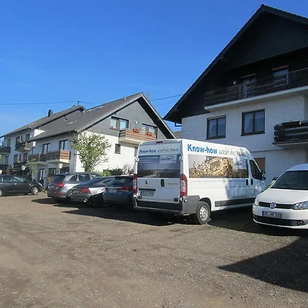 Zur Burg Large Car Park 3* Nurburg
