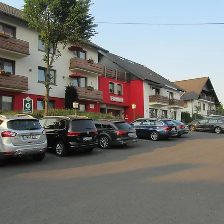 Zur Burg Hotel 3*