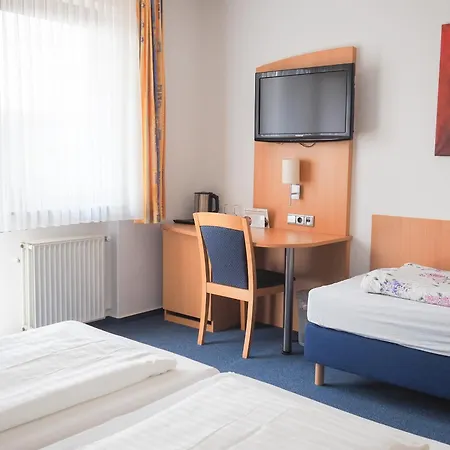 Hotel Zur Burg Large Car Park 3*