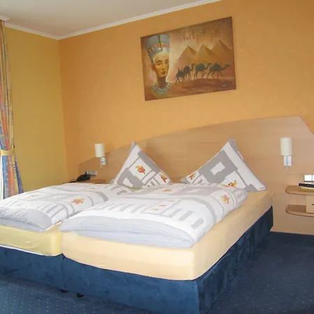 Hotel Zur Burg Large Car Park 3*