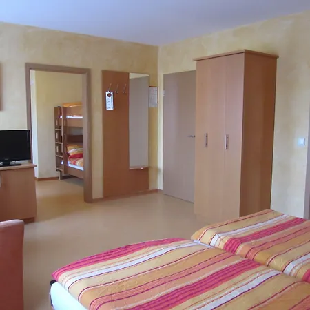 Zur Burg Large Car Park Hotel 3*