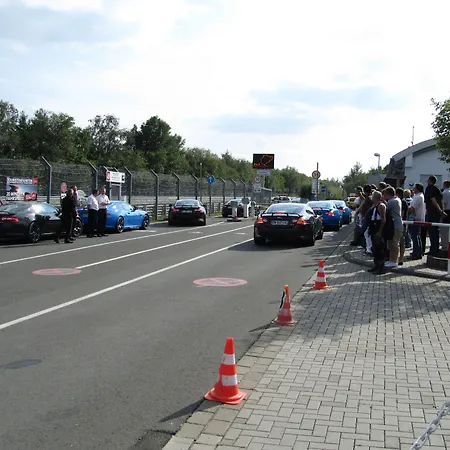Hotel Zur Burg Large Car Park