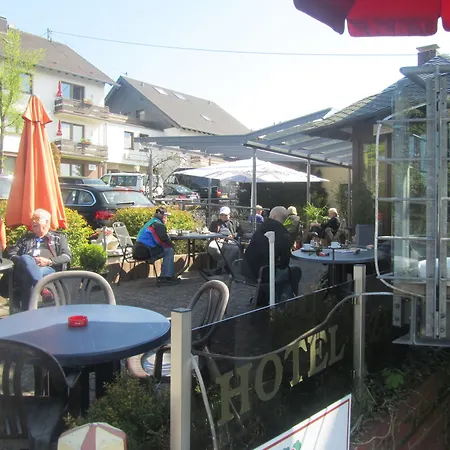 Hotel Zur Burg Nürburg