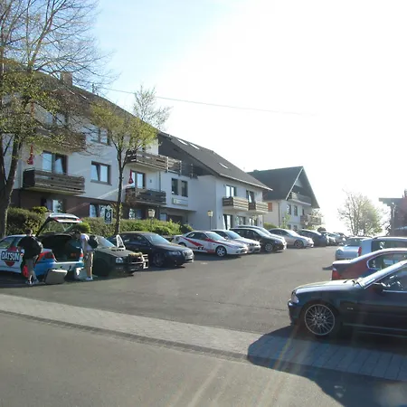 Zur Burg Large Car Park 3*