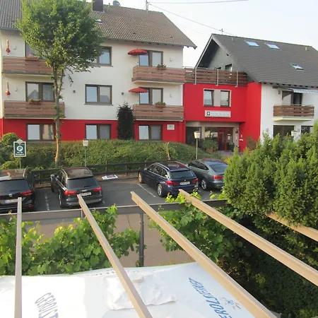 Zur Burg Large Car Park 3*