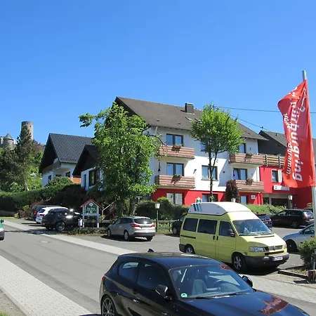 Zur Burg Large Car Park 3*