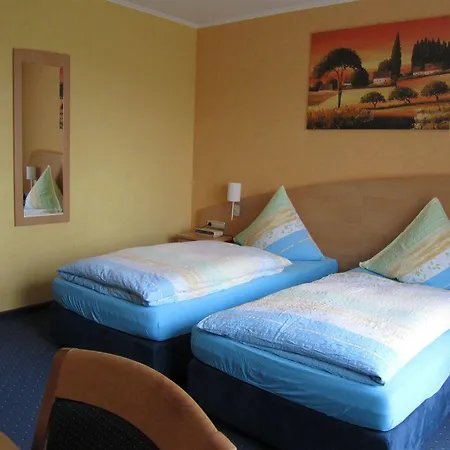 Zur Burg Hotel 3*