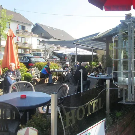 Hotel Zur Burg 3*
