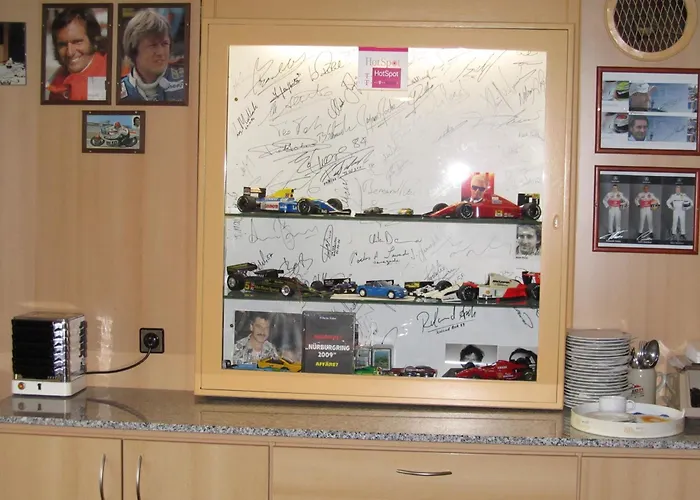 Zur Burg 3* 뉘르부르크