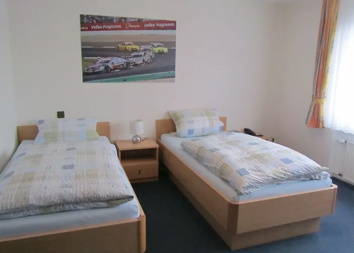 Hotel Zur Burg Nürburg