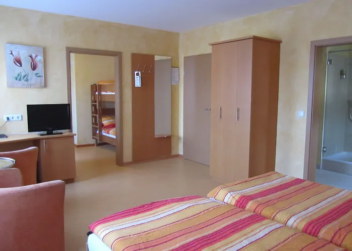 Zur Burg Hotel 3*