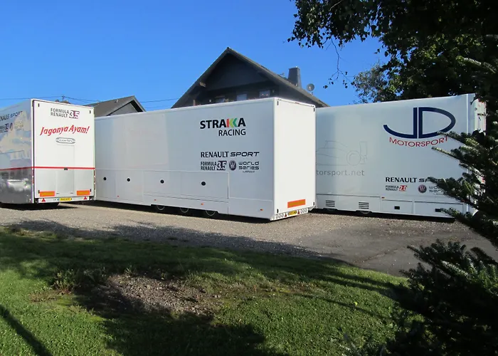 호텔 Zur Burg 뉘르부르크