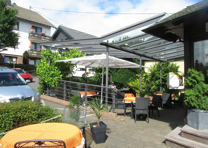 Zur Burg 뉘르부르크